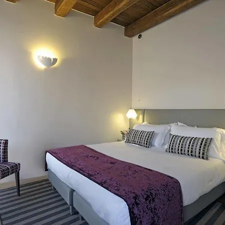 Hotel Trevi Palace Luxury 4*