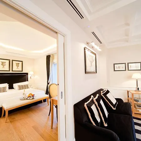 Trevi Palace Luxury Hotell