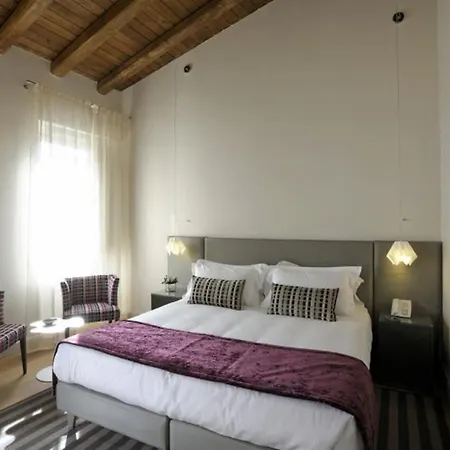 Trevi Palace Luxury Hotell 4*