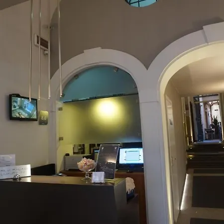 Trevi Palace Luxury 4* Roma