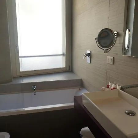 Trevi Palace Luxury Hotell 4*