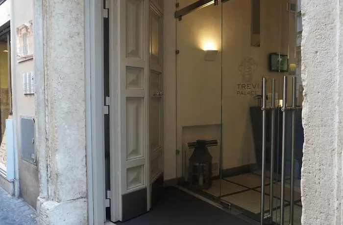 Trevi Palace Luxury Hotel 4*