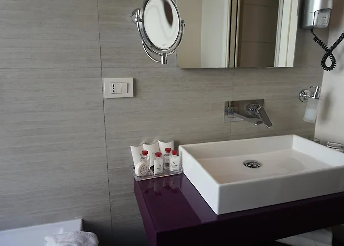 Hotel Trevi Palace Luxury 4*