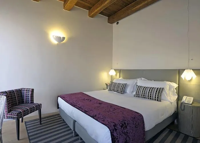 Hotel Trevi Palace Luxury 4*