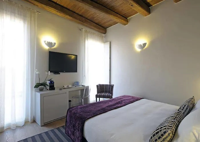 Hotel Trevi Palace Luxury 4*