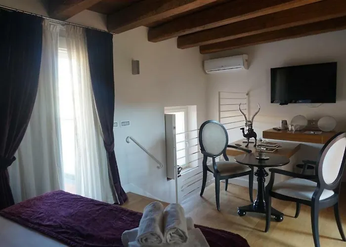 Trevi Palace Luxury Hotel 4*