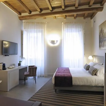 Trevi Palace Luxury 4* Rome