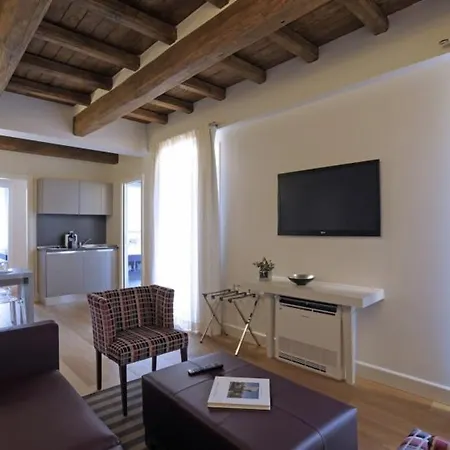 Hotel Trevi Palace Luxury Rome
